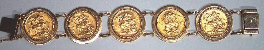A five gold Sovereign 9 carat gold bracelet, composed of the following years, 1911, 1893, 1964,