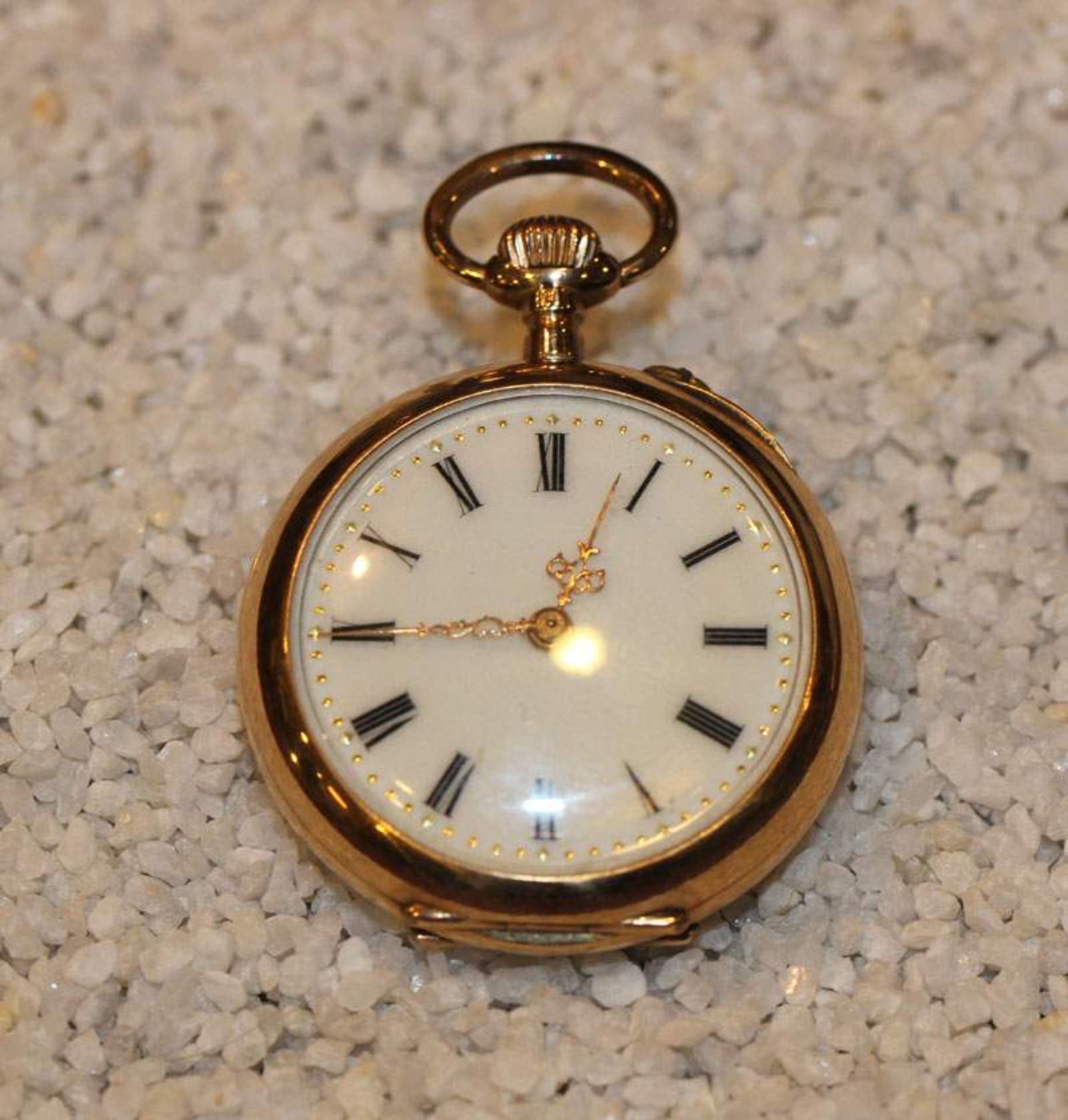 14 k Gelbgold Damen Taschenuhr, rückseitig fein graviert mit Monogramm, gut erhalten, D 3 cm