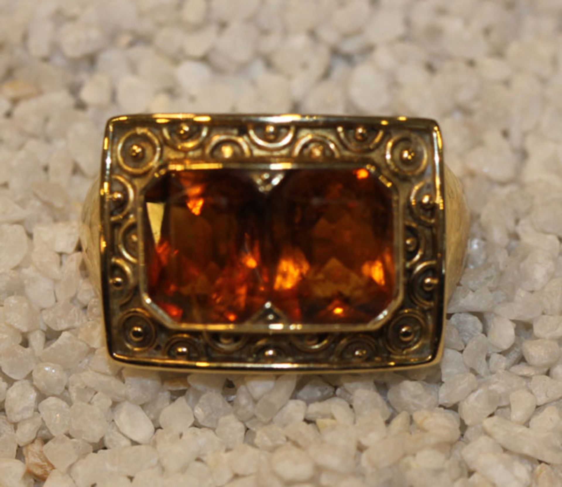 14 k Gelbgold Ring mit 2 Goldtopasen, schöne Handarbeit, Gr. 58, 9,1 gr.