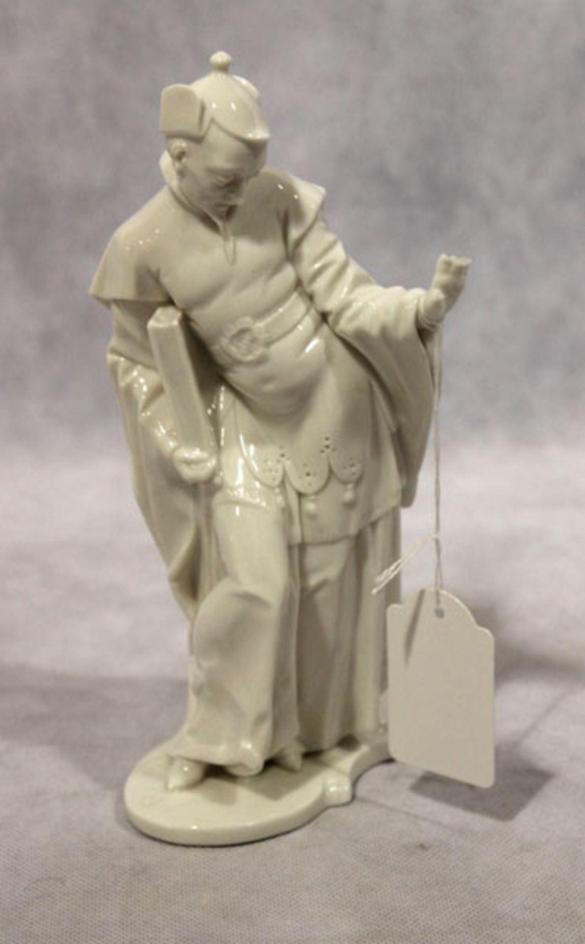 Nymphenburg Figur 'Chinesischer Priester', Franz Anton Bustelli, auf rocaillerelieferter