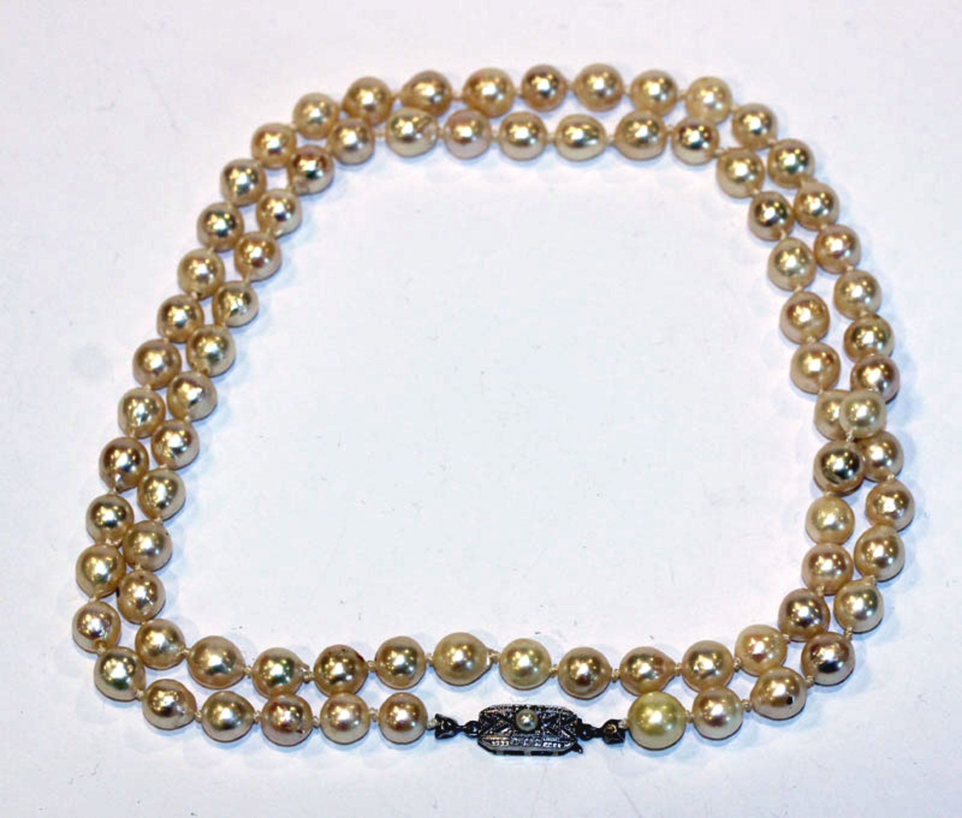 Perlenkette mit 8 k Weiß- und Gelbgold Schließe, L 68 cm