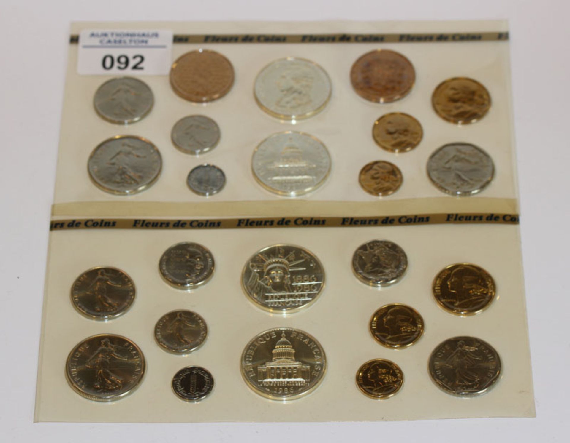 2 Münzsätze 'Fleurs de Coins', Frankreich, in Originalverpackung