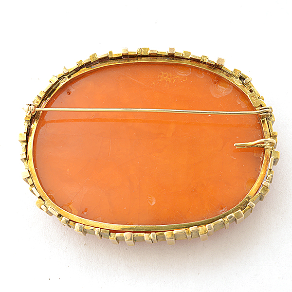 Asian Amber, 14k Yellow Gold Pendant Brooch. Featuring a large carved and pierced amber segment - Image 4 of 4