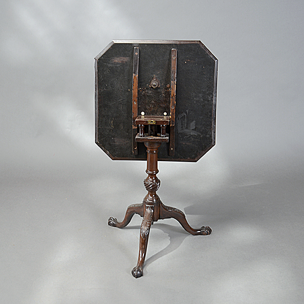 George III Mahogany Tilt Top Tea Table with Carved Ball and Claw Feet - Image 4 of 4