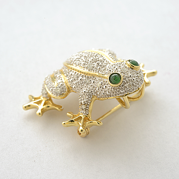 Diamond, Emerald, 14k Gold Toad Pendant Brooch. Designed as a crouching toad, the head, body and - Image 2 of 4