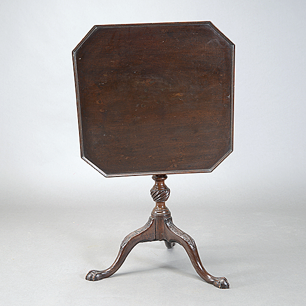 George III Mahogany Tilt Top Tea Table with Carved Ball and Claw Feet - Image 3 of 4