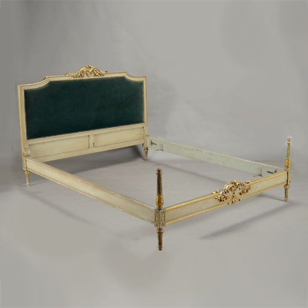 Italian Neoclassical Style Painted and Parcel Gilt Bed,