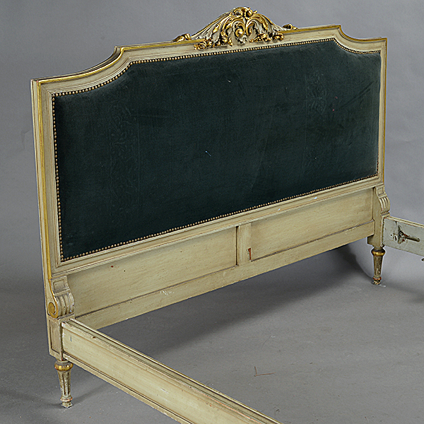 Italian Neoclassical Style Painted and Parcel Gilt Bed, - Image 4 of 4