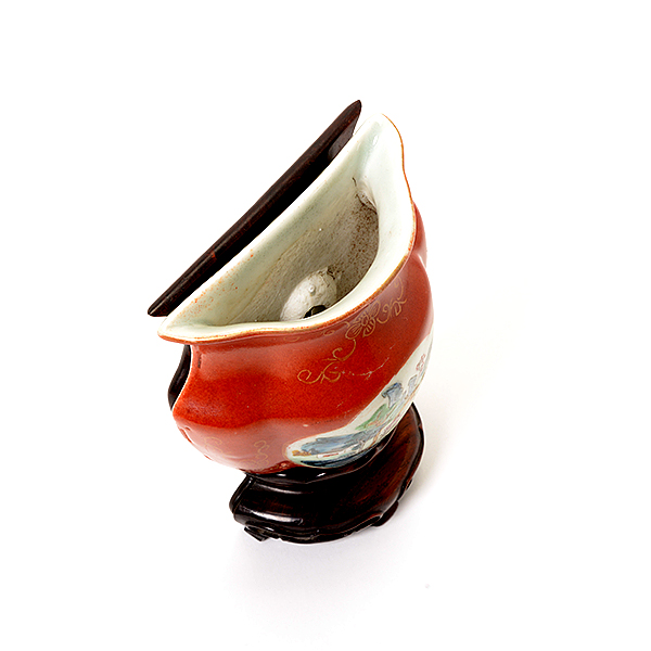 An Enameled Coral-Ground Wall Vase Painted with a landscape reserved against a coral-red ground - Image 5 of 5