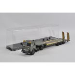 Scarce 1/50 Old Cars (Italy) Iveco Military Low Loader. Generally NM to M in E Box.