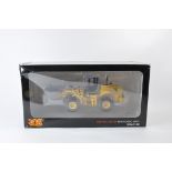 ROS 1/32 New Holland Wheel Loader. M in VG Box.