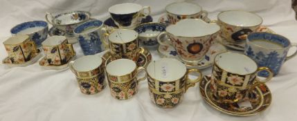 A collection of 18th and 19th Century English teacups and saucers,