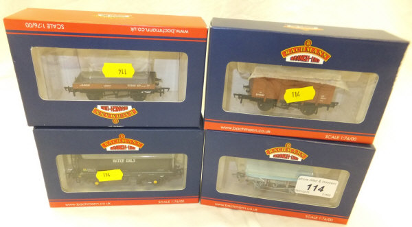 A collection of Bachmann Branch Line Model Railways 00 gauge rolling stock (18) (all boxed)