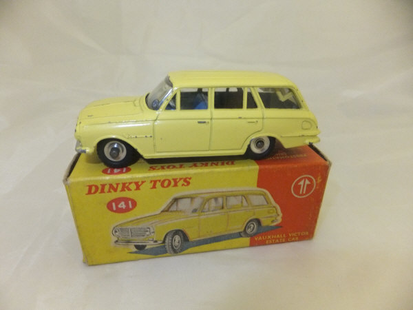 A Dinky Vauxhall Victor Estate (141) (boxed)