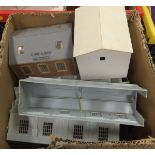 Four crates of various 00 gauge buildings and parts of,