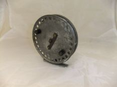 An un-named 4" alloy centre pin reel with ratchet
 CONDITION REPORTS Reel appears to