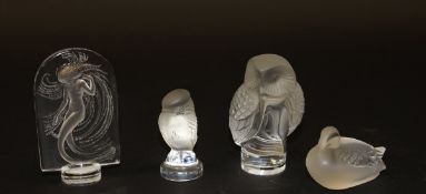 A Lalique Cachet Weight in the Naiade pattern,