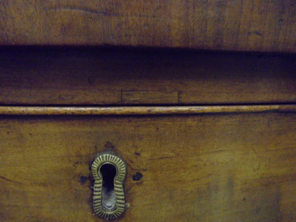 A George III serpentine fronted mahogany chest of four graduated drawers, - Image 9 of 18