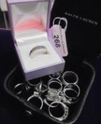 Sixteen various silver and white metal dress rings