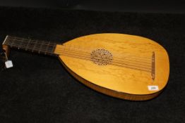 A modern maple lute by Stanley Doubtfire,