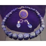 A lapis lazuli beaded necklace,