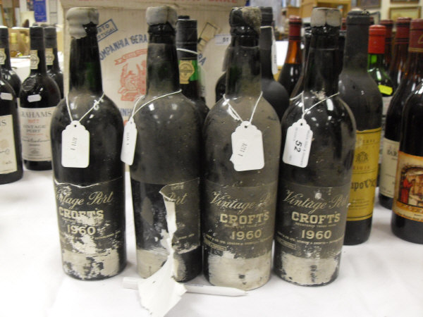 Crofts Vintage Port 1960 x 4 bottles (4) CONDITION REPORTS All four bottles are very - Image 2 of 8