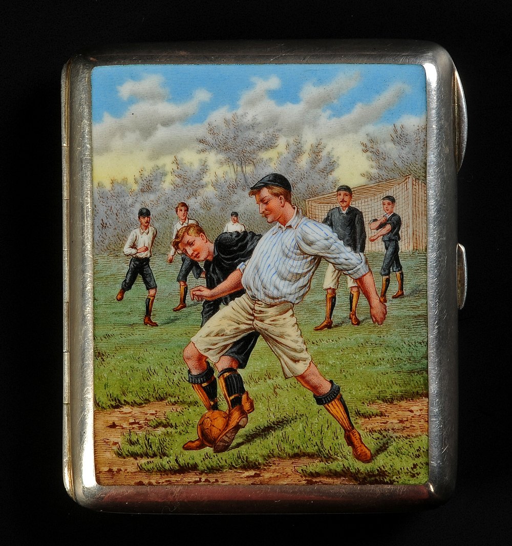 AN EARLY 20TH CENTURY SILVER AND ENAMEL COMMEMORATIVE FOOTBALL CIGARETTE CASE,