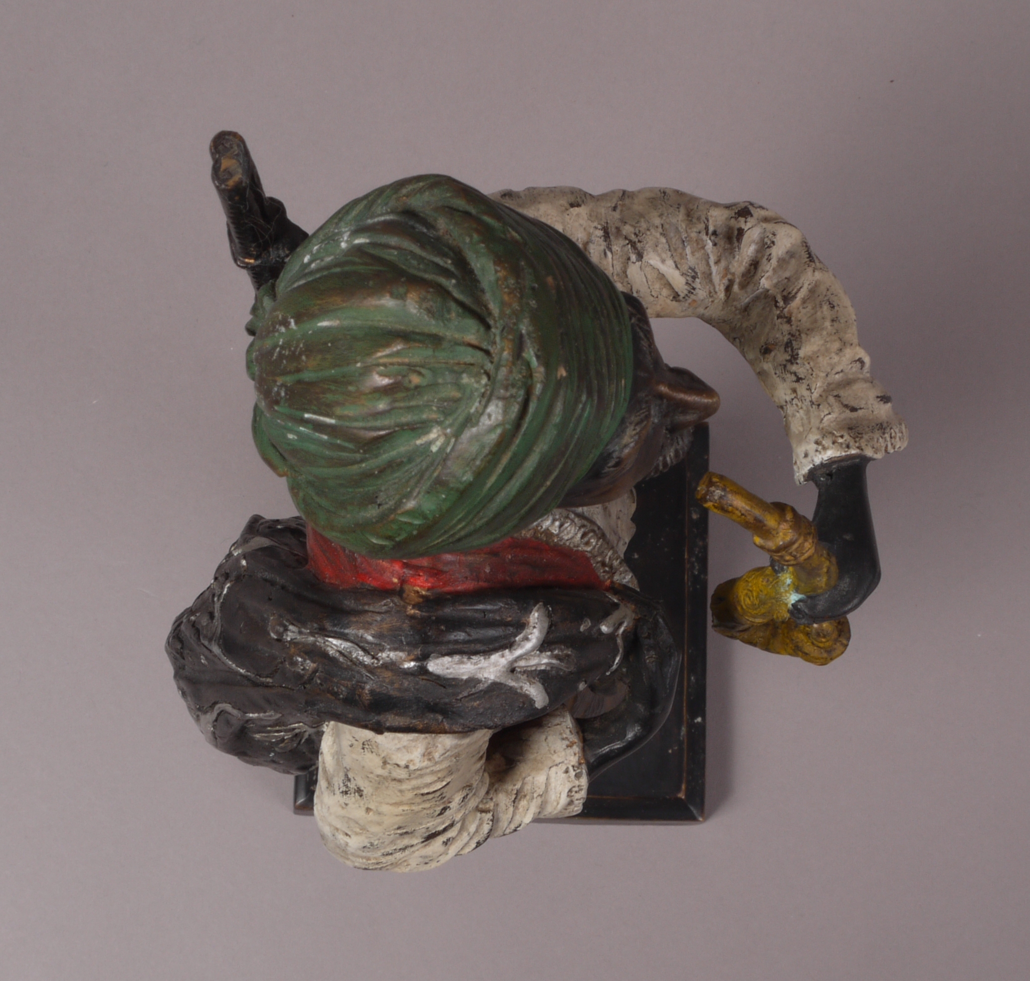 A CONTINENTAL COLD PAINTED BRONZE FIGURE of an Arab in traditional costume, - Image 5 of 6