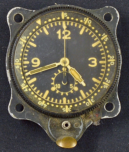 WWII German Luftwaffe Aviation Clock by Junghans stamped J30BZ, also stamped 637135 with black