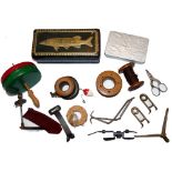 ACCESSORIES: Scare Bartleet tackle tin with painted decorative lid, holds pike bung, gag and