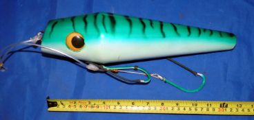 DISPLAY LURE: Large shop display wood teaser fishing lure, 13" long, twin wired large single