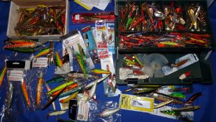LURES: Collection of approx. 250 modern fishing lures, plugs spinners and Flying C baits, many new