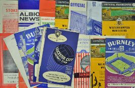 Collection of Manchester United football programmes away to include 1962/63 (4), 1963/64 (12),