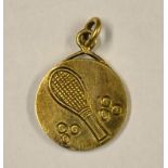 1914 tennis yellow metal medallion - engraved on the obverse with a tennis racket and balls and on