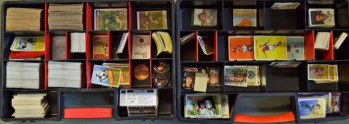 Quantity of assorted 1970/80/90 Football trade cards including Topps, Mirrorcards, Panini