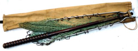 LANDING NET: Vintage Ogden Smith Reversa folding landing net, 17" alloy folding arms, brass spring