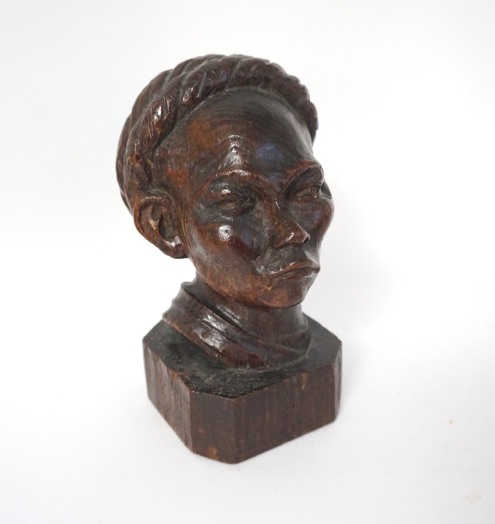 VINTAGE CARVED WOODEN MALE BUST