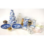 GOOD SELECTION OF DECORATIVE CERAMICS