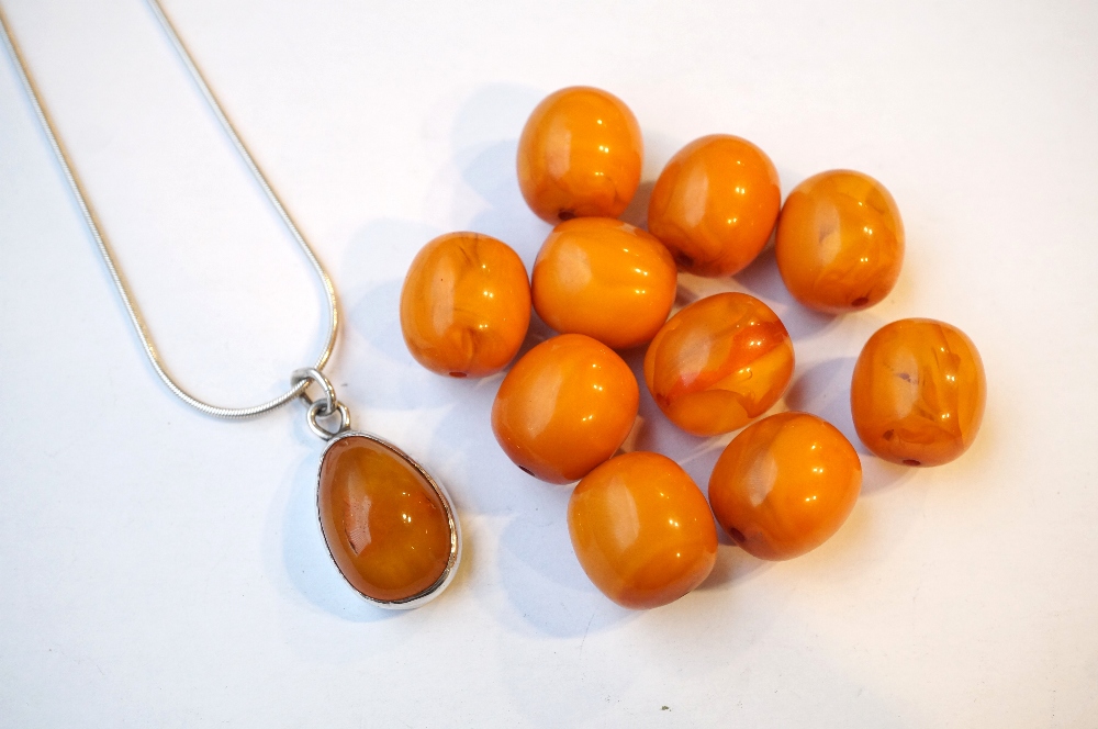 AMBER COLOURED PENDANT