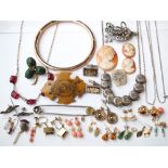 GOOD SELECTION OF VINTAGE AND OTHER JEWELLERY including a red glass set nine carat gold necklace;