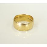 EIGHTEEN CARAT GOLD WEDDING BAND ring size J and approximately 4.