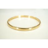 EGYPTIAN EIGHTEEN CARAT GOLD BANGLE approximately 10.