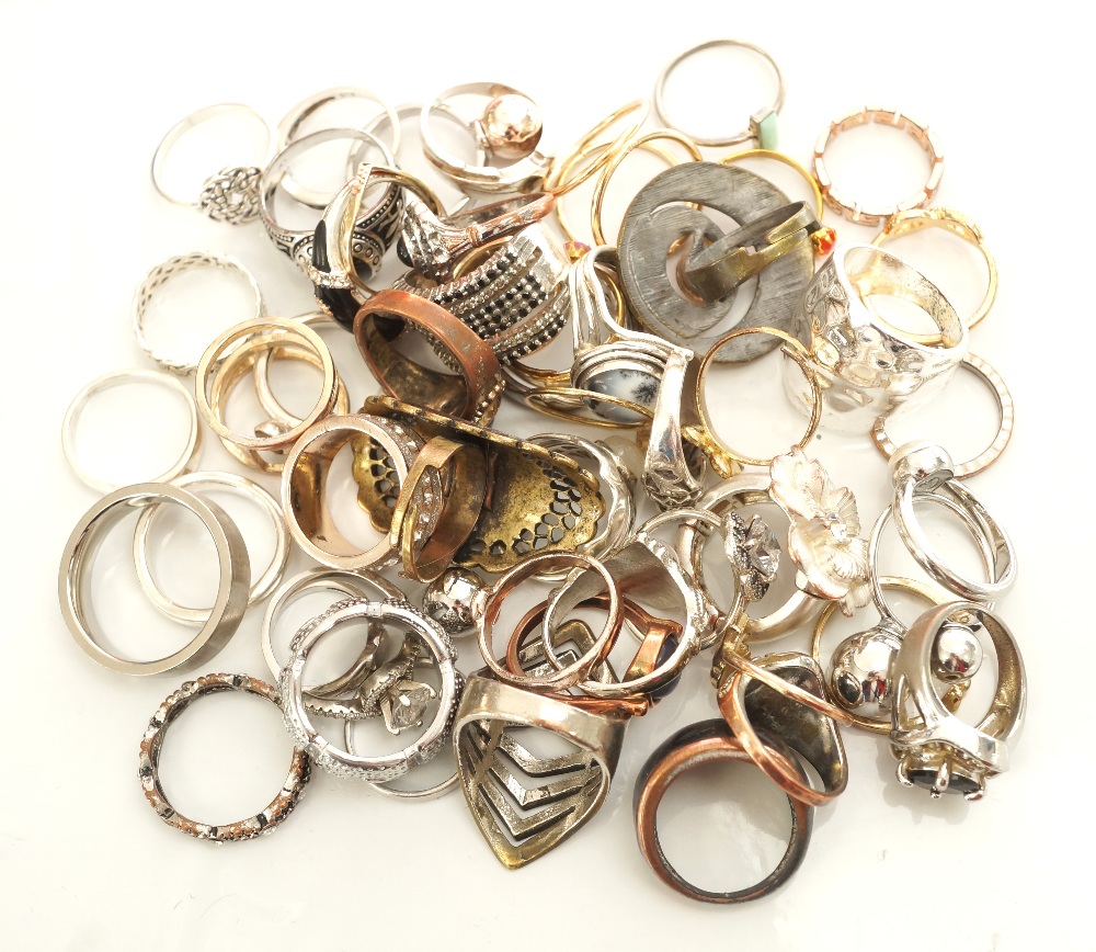 COLLECTION OF SILVER AND OTHER RINGS including stone set examples,