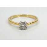 DIAMOND SOLITAIRE RING the princess cut diamond approximately 0.