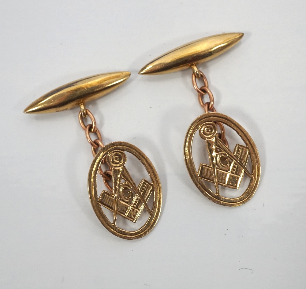 PAIR OF VINTAGE MASONIC NINE CARAT GOLD CUFFLINKS with pierced decoration, approximately 4.