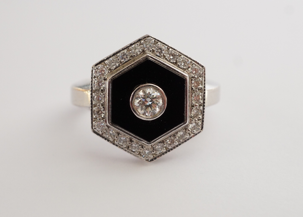 ATTRACTIVE ART DECO STYLE DIAMOND AND ON