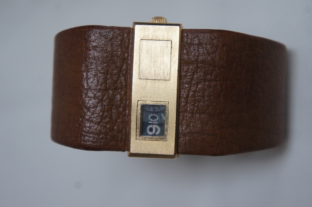 Gold plated LIP digital display winding wristwatch with original tan leather strap, marked PL OR - Image 4 of 11