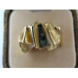 18ct gold designer ring, 11g