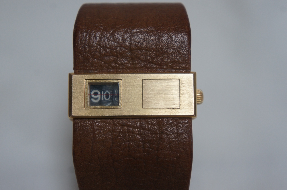 Gold plated LIP digital display winding wristwatch with original tan leather strap, marked PL OR - Image 2 of 11