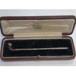 GV silver miniature golf club and ball in presentationcase. Maker T.L. Brown, Edinburgh 1925, length